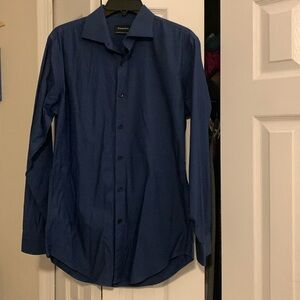 🌃LAST CHANCE BEFORE DONATING!🌃 EUC Men’s blue dress shirt by Esquire